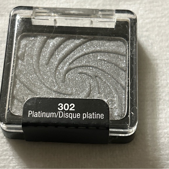 Wet N Wild Color Icon Eye Shadow Single 302 Platinum .06 oz (gray satin) sealed - Picture 2 of 5